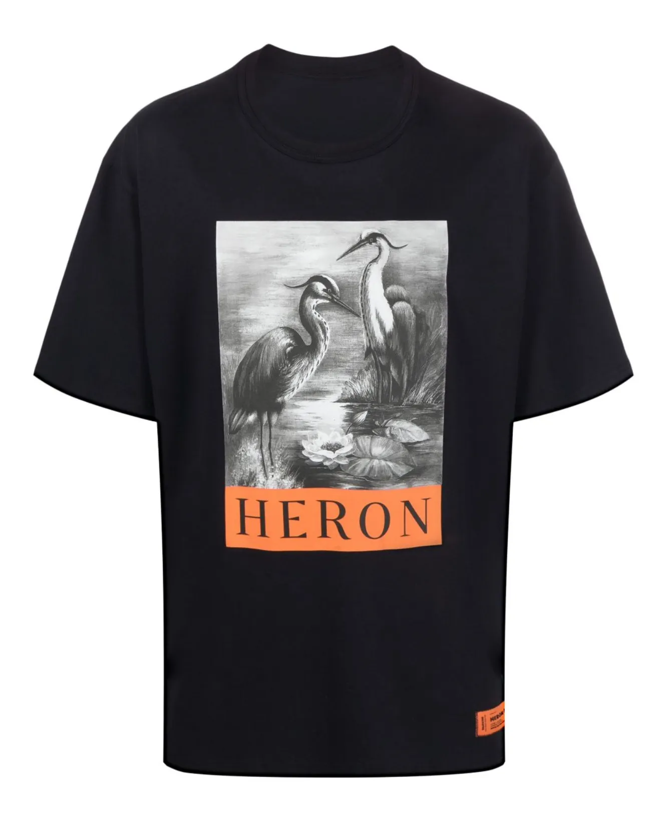 CAMISETA NEGRA ESTAMPADO