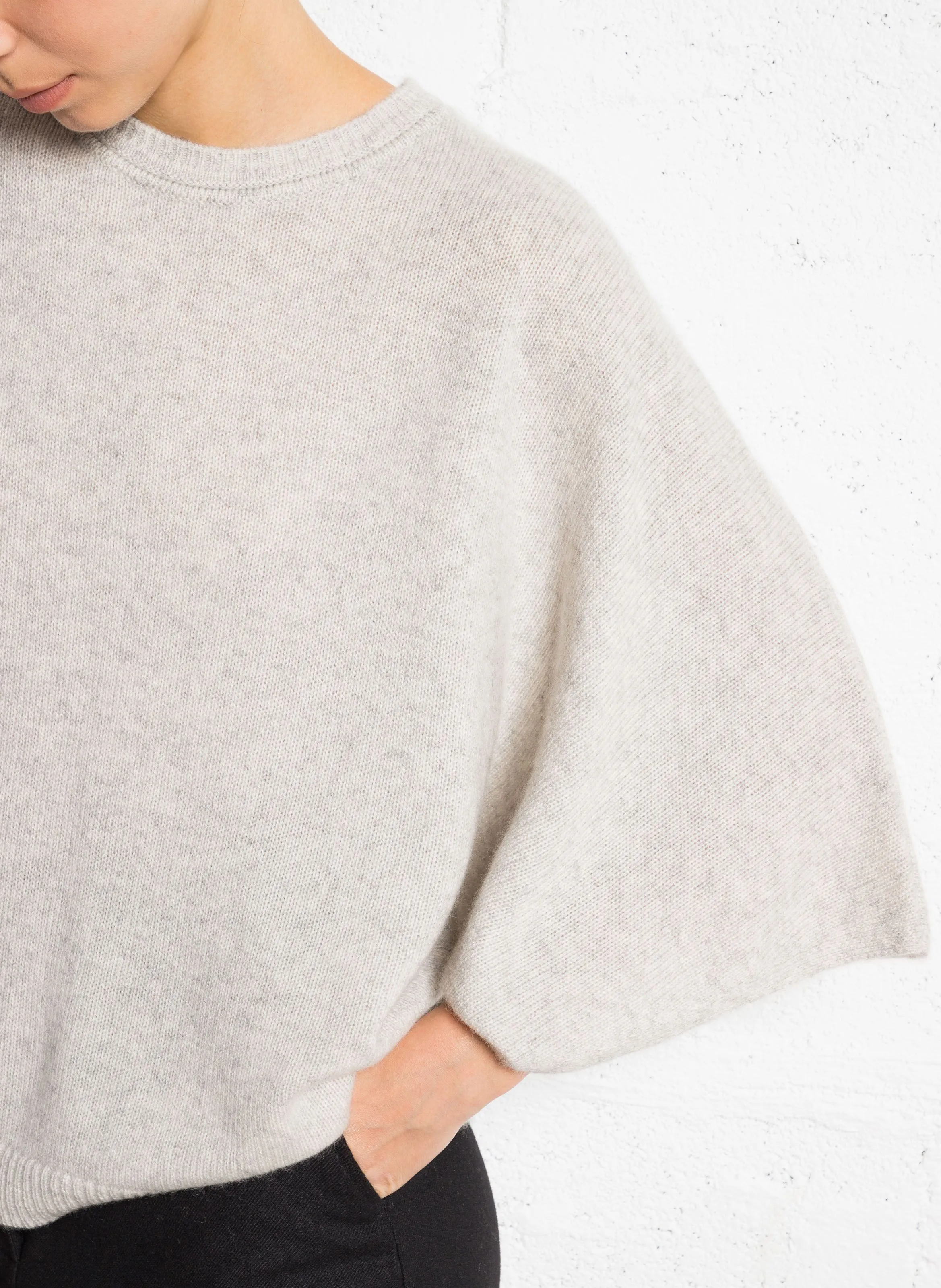 CODY - Jersey de cachemira con mangas anchas en gris