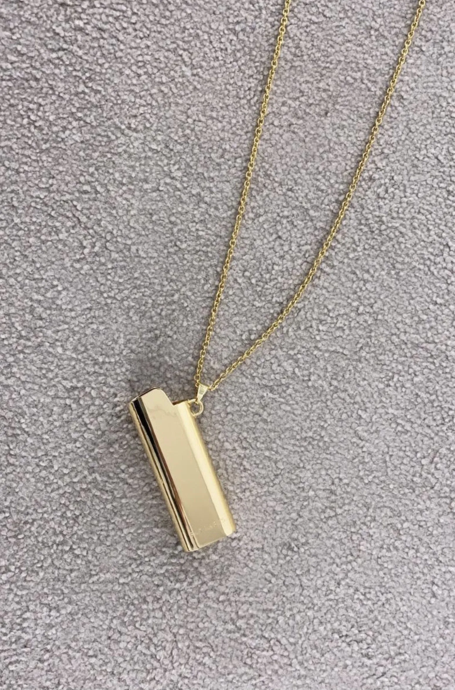 Collar mechero logo